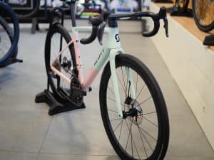 Scott Addict RC 10 - rose et bleu - Shimano Ultegra